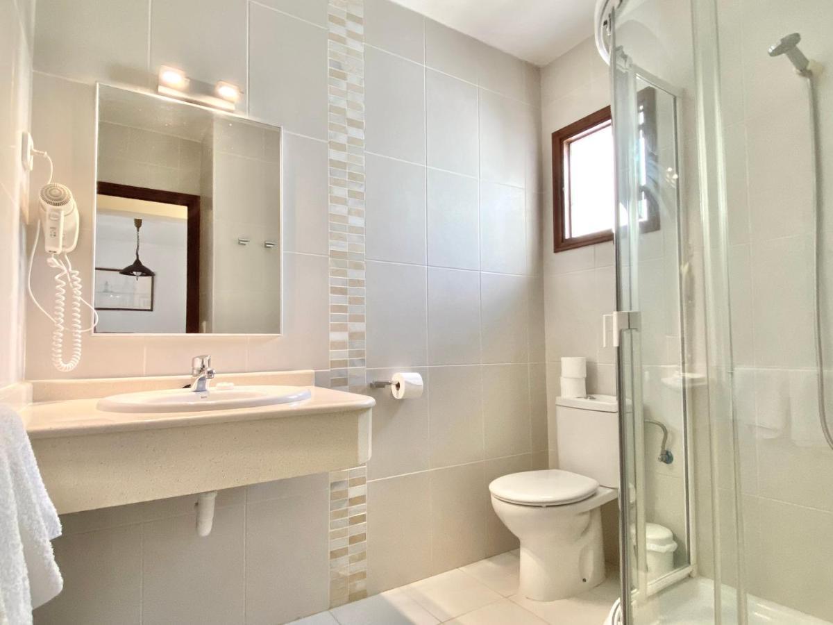 Apartamentos Laura Playa De Migjorn Kültér fotó